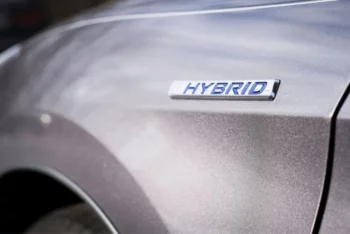 Importer une voiture de luxe ou hybride en Andorre